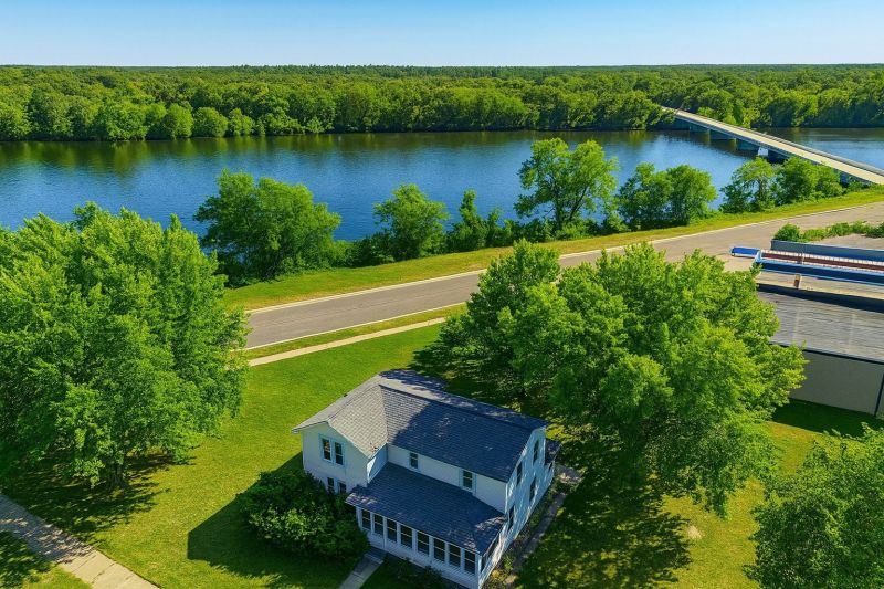 Best Siding Contractors Contractors in Monroe, CT
